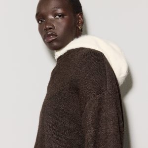 Oversize knit sweater