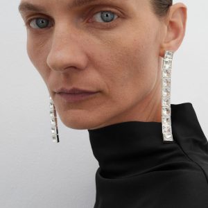 Asymmetrical satin-finish dress with asymmetrical hem